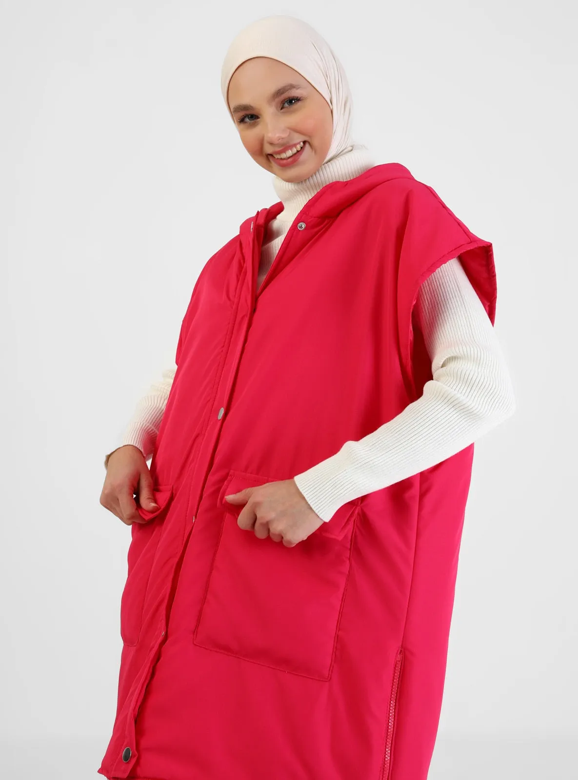 Fiber Filled Fenced Capused Vest -