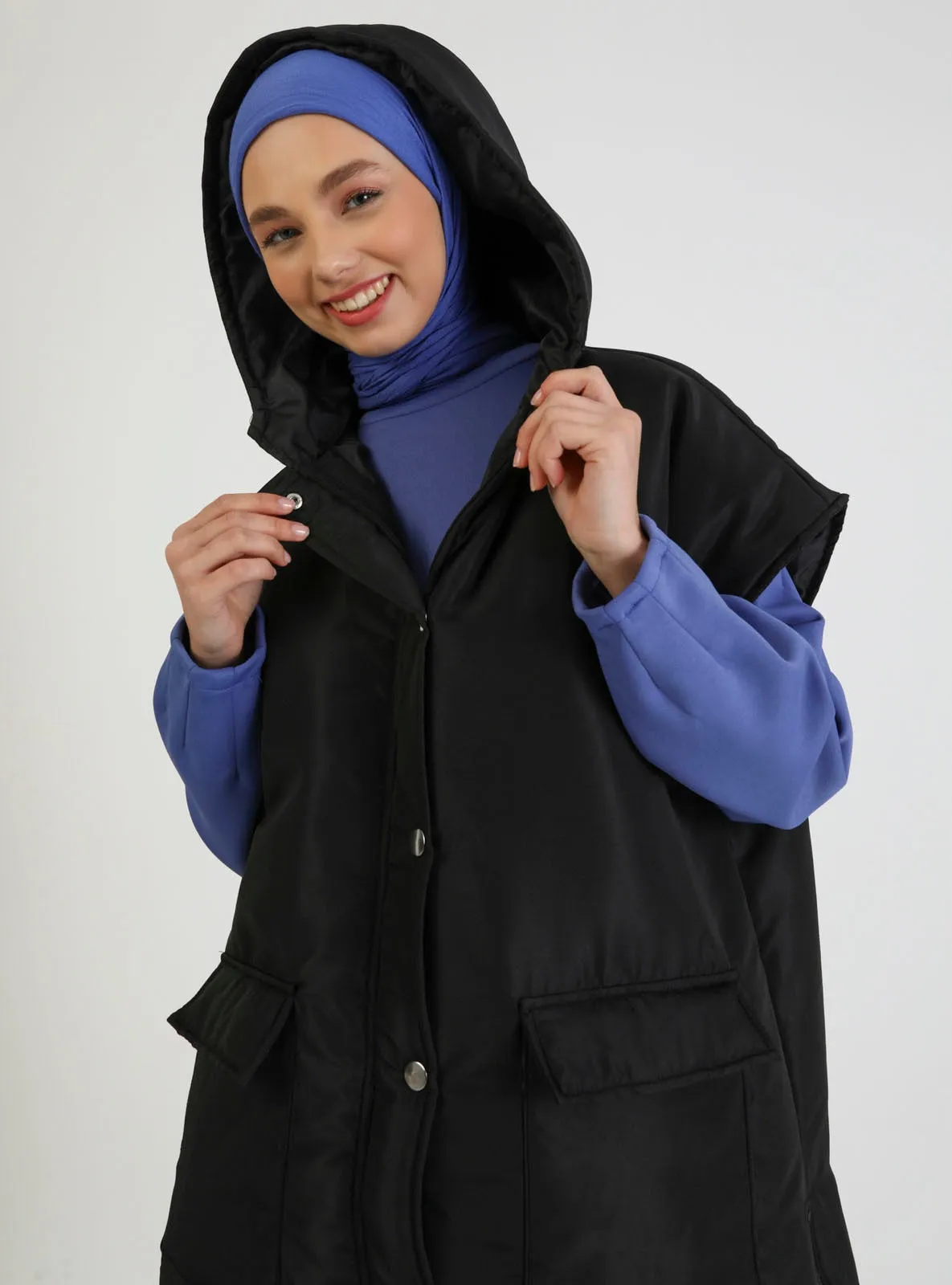 Fiber Filled Fenced Capused Vest -